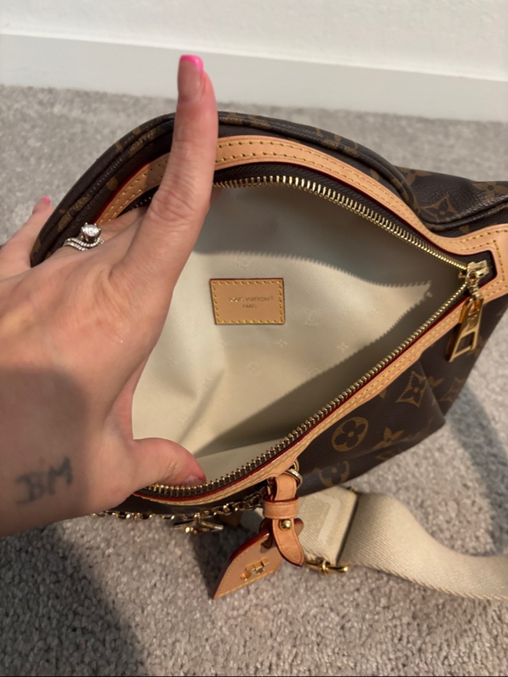 Louis Vuitton High Rise Bum Bag 💼 - Picture 6 of 8